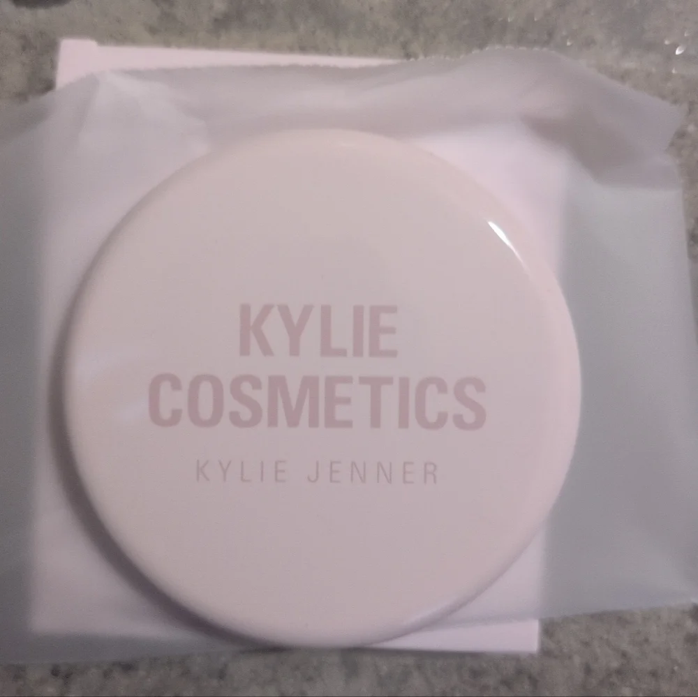 Kylie Cosmetics Soft Pink Setting Powder Compact Mirror